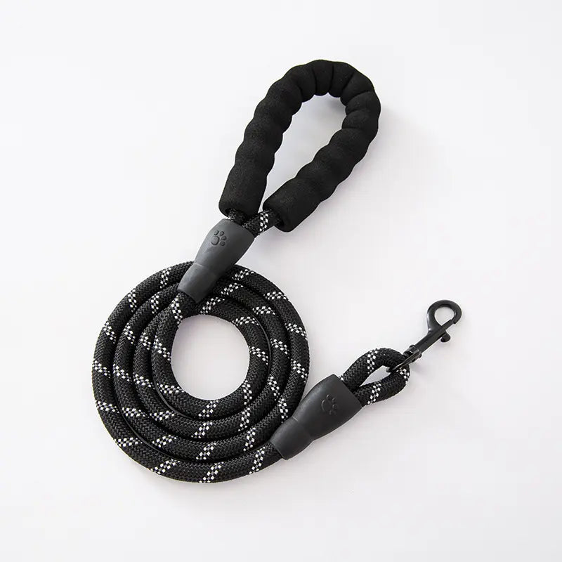 Reflective Dog Leash with Ergonomic Cushioned Handle and Dual-Layer Heavy-Duty Construction for Enhanced Control and Safety