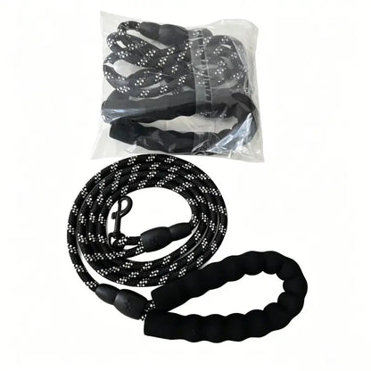 Reflective Dog Leash with Ergonomic Cushioned Handle and Dual-Layer Heavy-Duty Construction for Enhanced Control and Safety