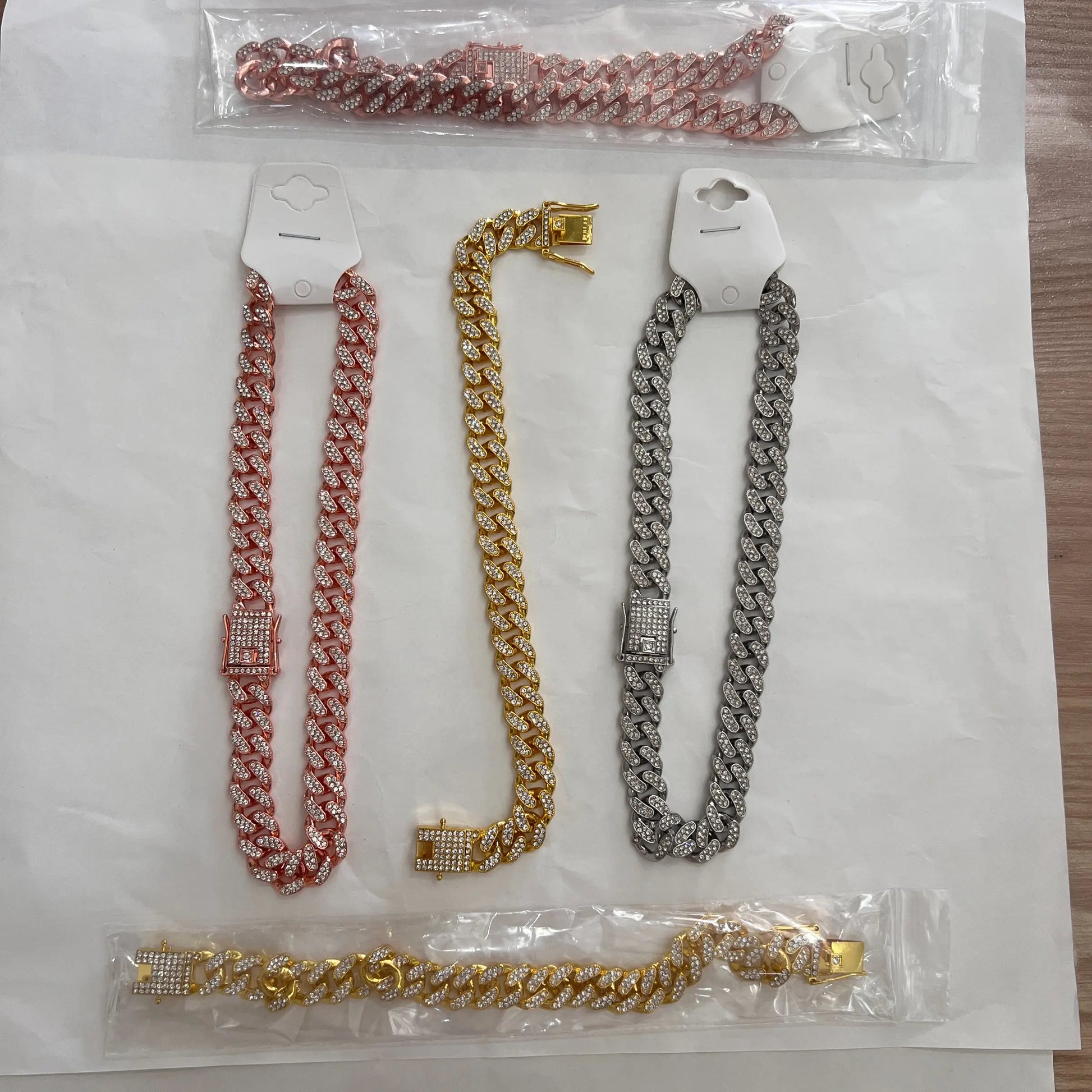 Rhinestone Dog Chain Necklace with Secure Buckle – Elegant Pet Accessory for Small, Medium, and Large Dogs